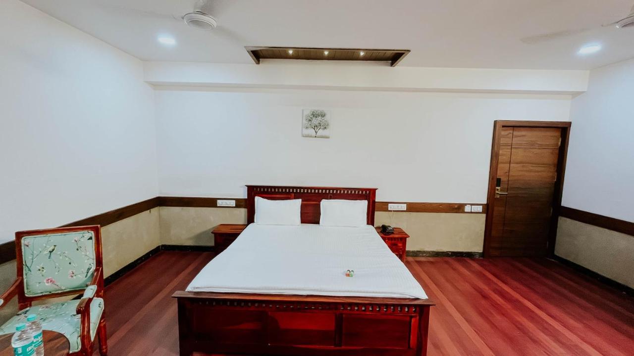 Hotel Tirth By Sonu'S Ujjain Exteriör bild