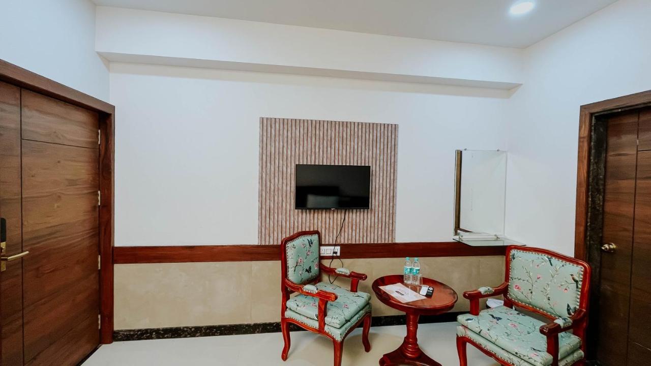 Hotel Tirth By Sonu'S Ujjain Exteriör bild
