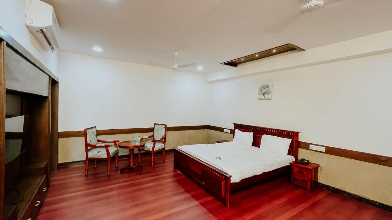 Hotel Tirth By Sonu'S Ujjain Exteriör bild