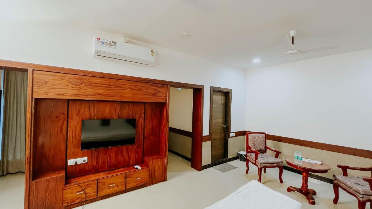Hotel Tirth By Sonu'S Ujjain Exteriör bild