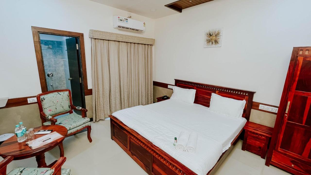 Hotel Tirth By Sonu'S Ujjain Exteriör bild