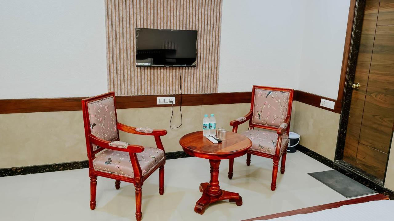 Hotel Tirth By Sonu'S Ujjain Exteriör bild